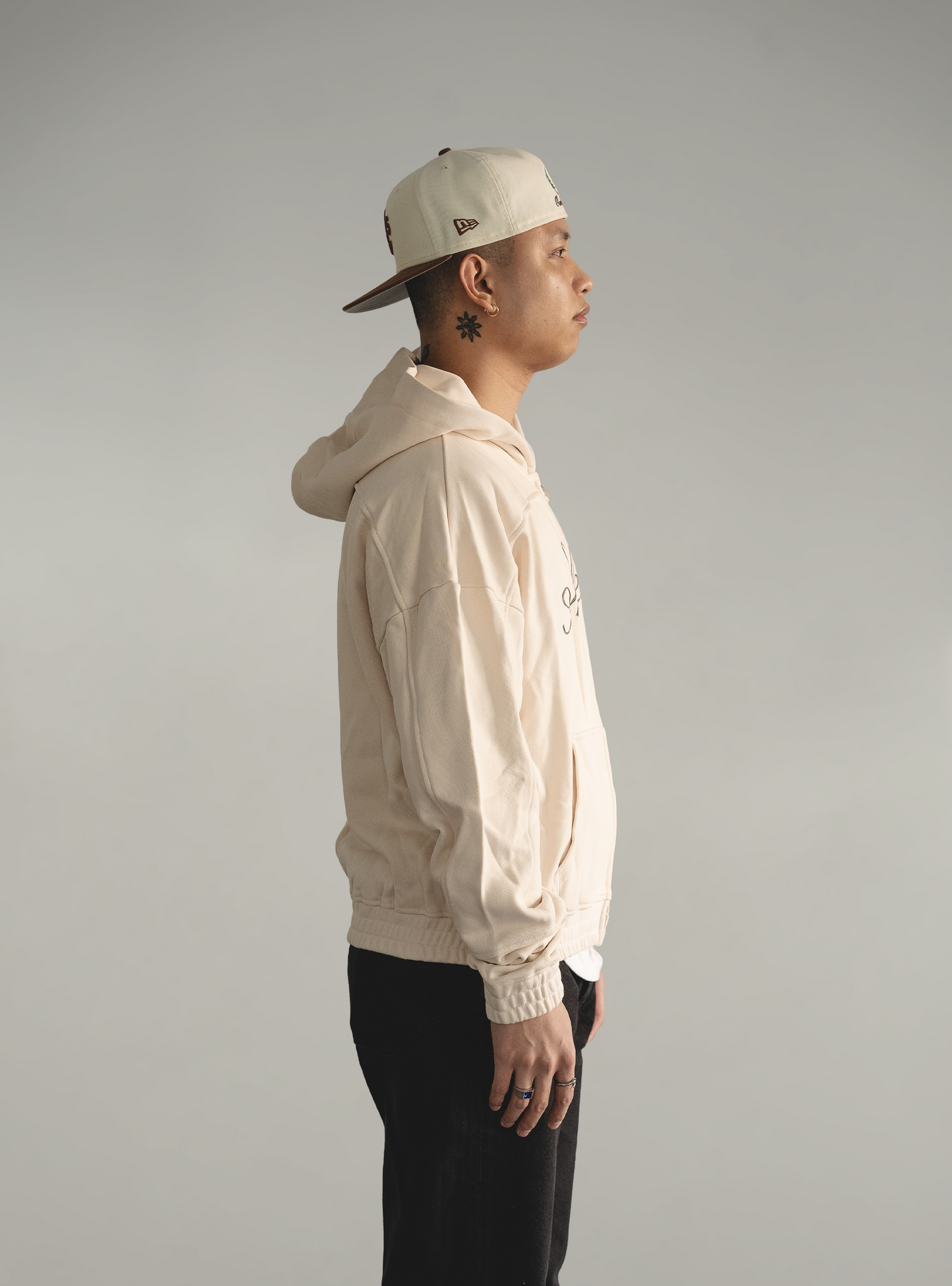 ZIP HOODIE CREAM WHITE